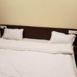 AWhistling Pines Home StayROOM