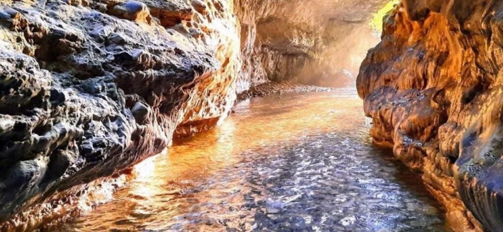Gucchupani Robber's Cave, Dehradun